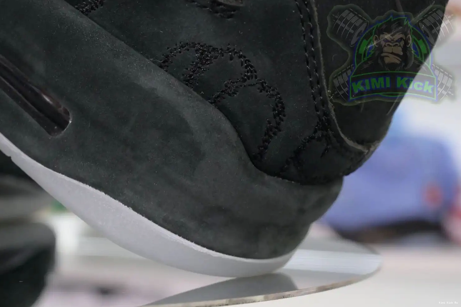 Jordan Kimikick Air black kaws Jordan 4 0612